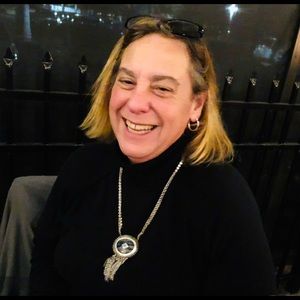 Meet your Posher, Debbie